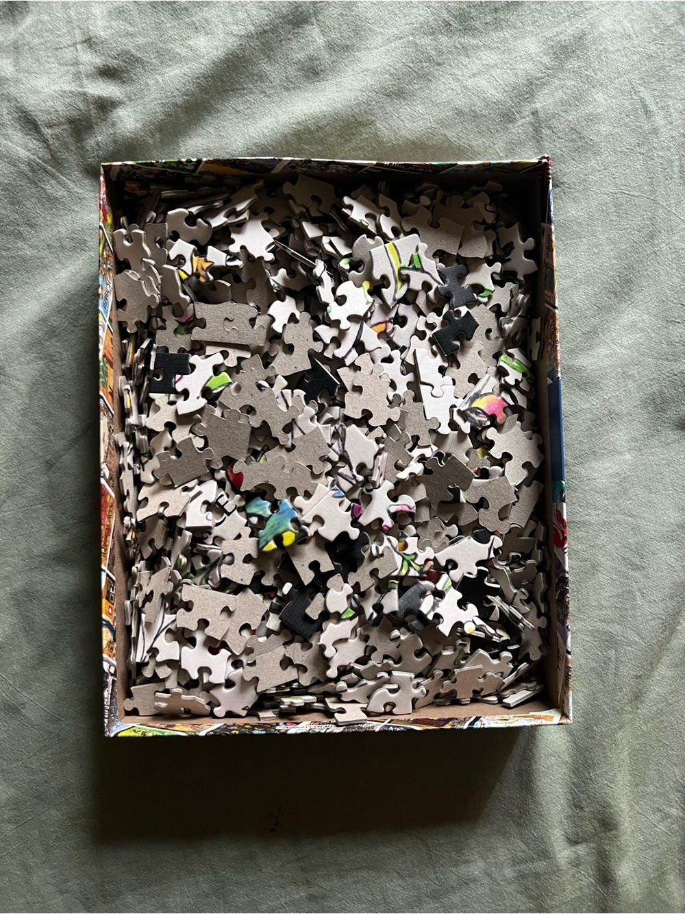 The New Yorker 'Undercover' 1000-Piece Jigsaw Puzzle - White - Picture 2 of 2